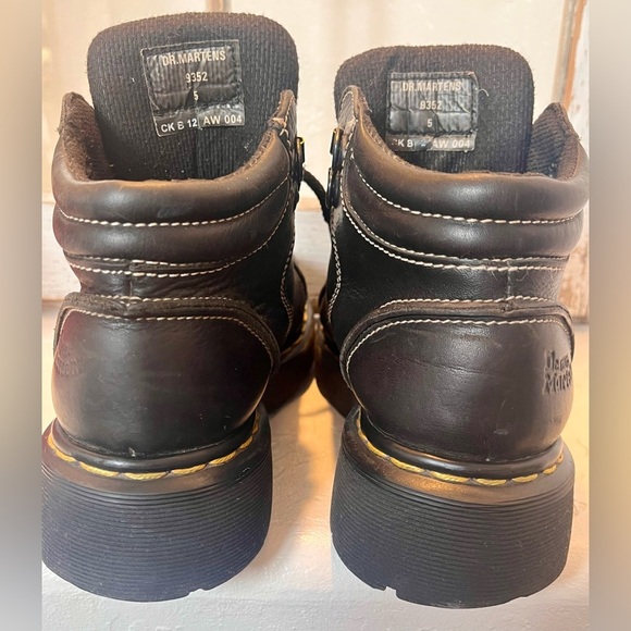 DR. MARTENS MEN'S 9352 BLACK GRUNGE COMBAT BOOTS - Picture 11 of 15